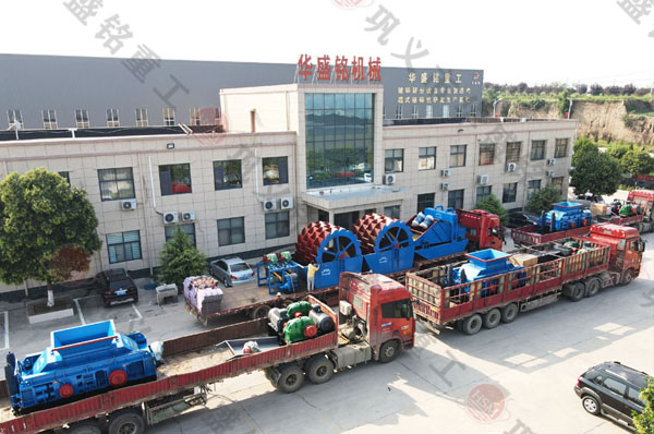玄武巖對(duì)輥制砂機(jī)發(fā)貨現(xiàn)場(chǎng)